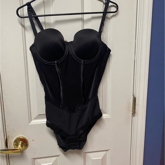Maidenform Strapless Body-briefer
36B 
NWOT 
Feel and look your ultimate best !! - Picture 2 of 6